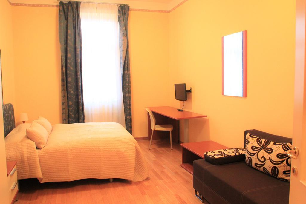City Lounge Hotel Praga Esterno foto
