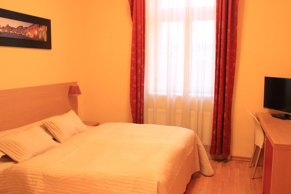 City Lounge Hotel Praga Esterno foto