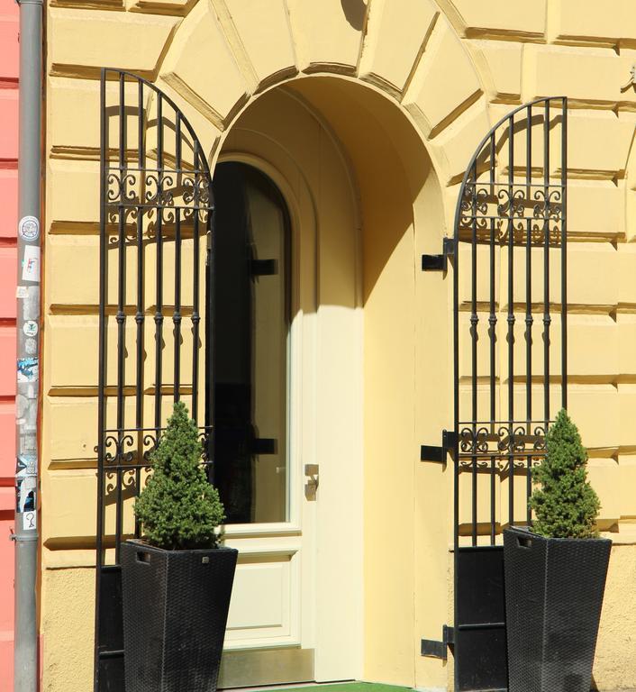 City Lounge Hotel Praga Esterno foto