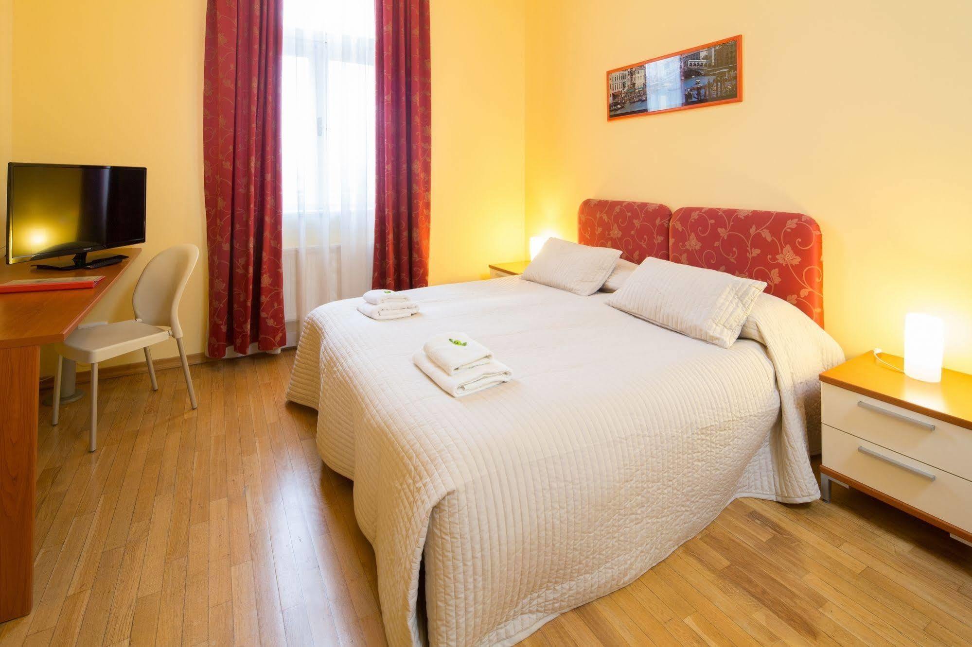 City Lounge Hotel Praga Esterno foto
