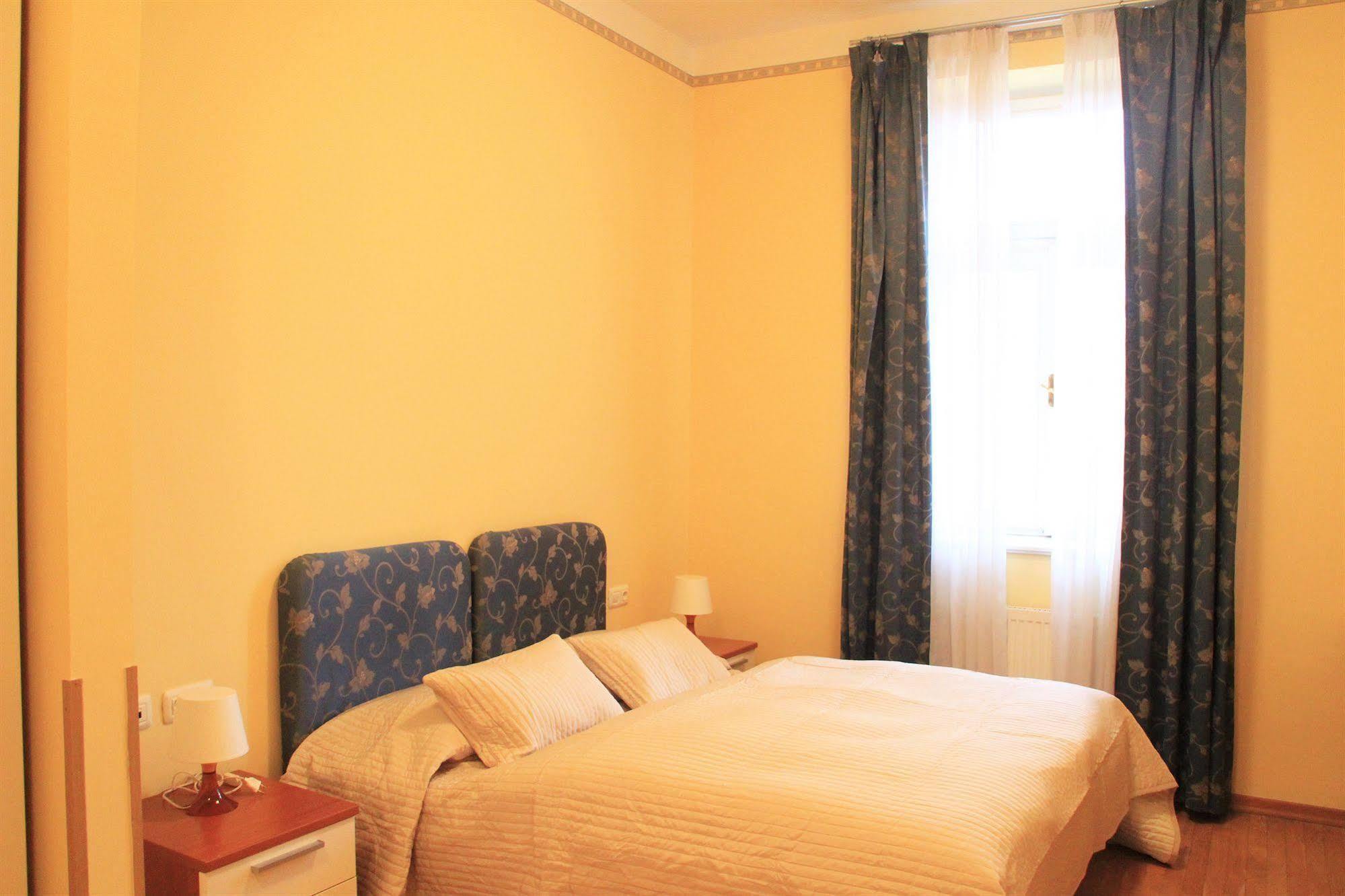 City Lounge Hotel Praga Esterno foto